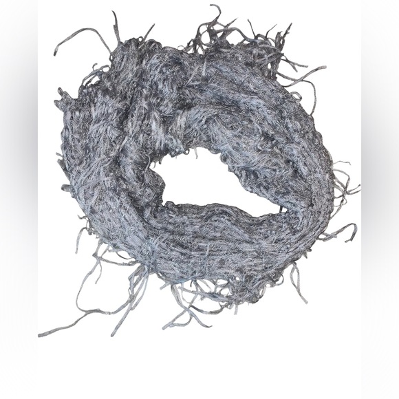 Maurice’s Scarf - Picture 1 of 3